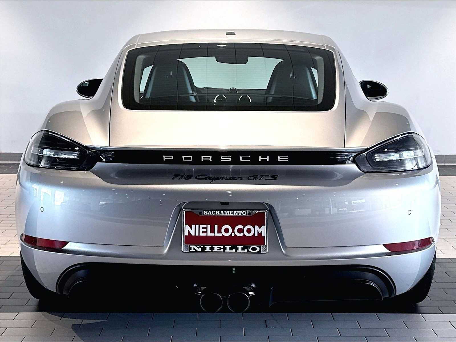 Used 2018 Porsche 718 Cayman GTS RWD image 9