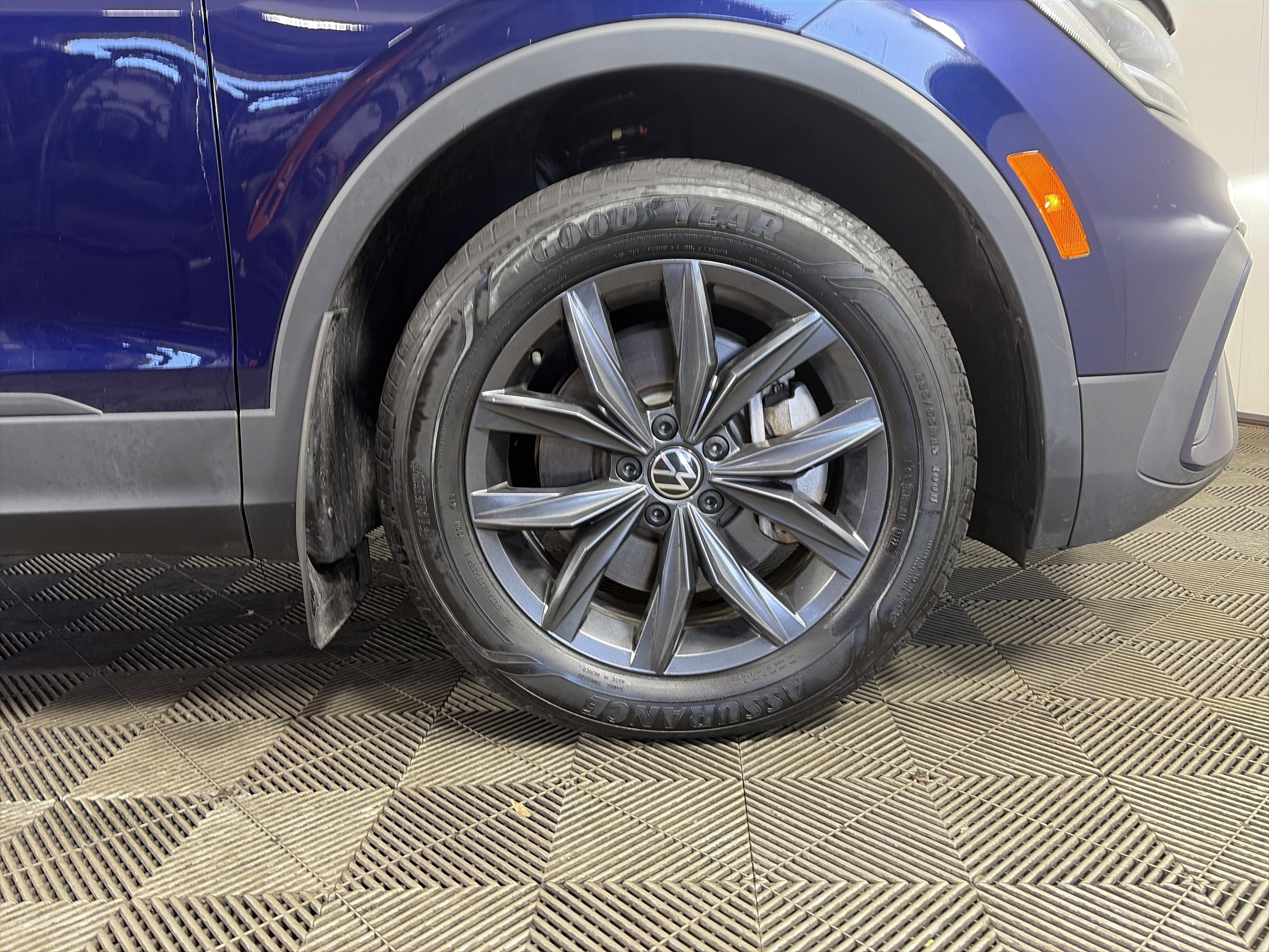 Used 2022 Volkswagen Tiguan SE image 46