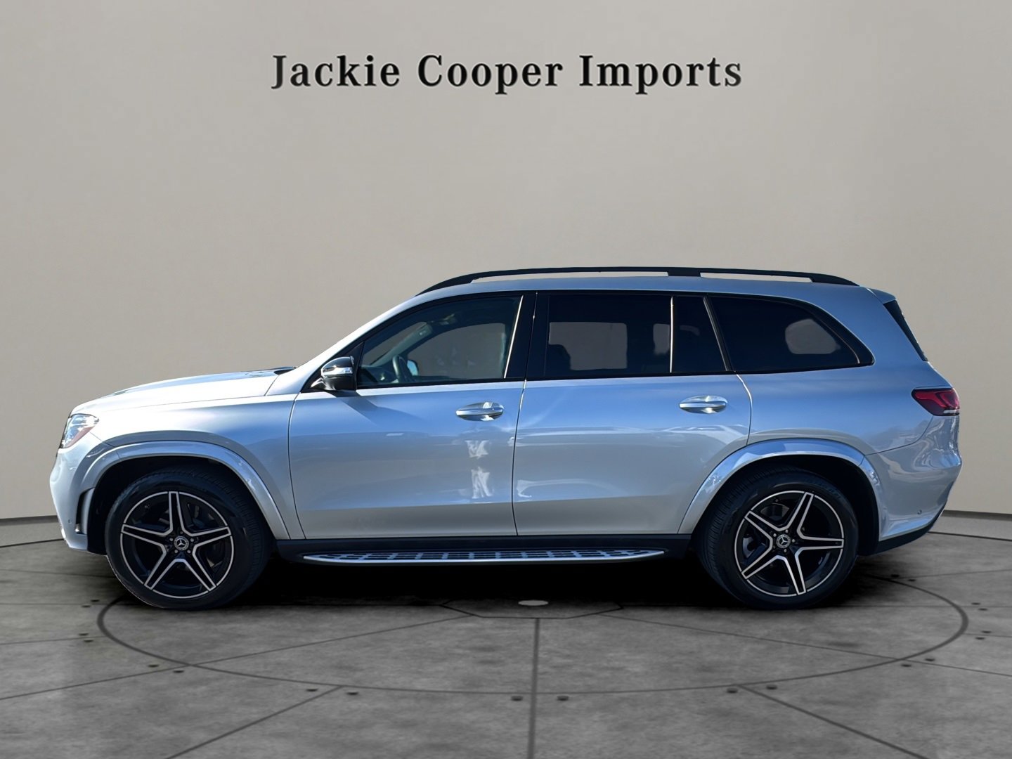 Used 2022 Mercedes-Benz GLS 450 4MATIC image 2
