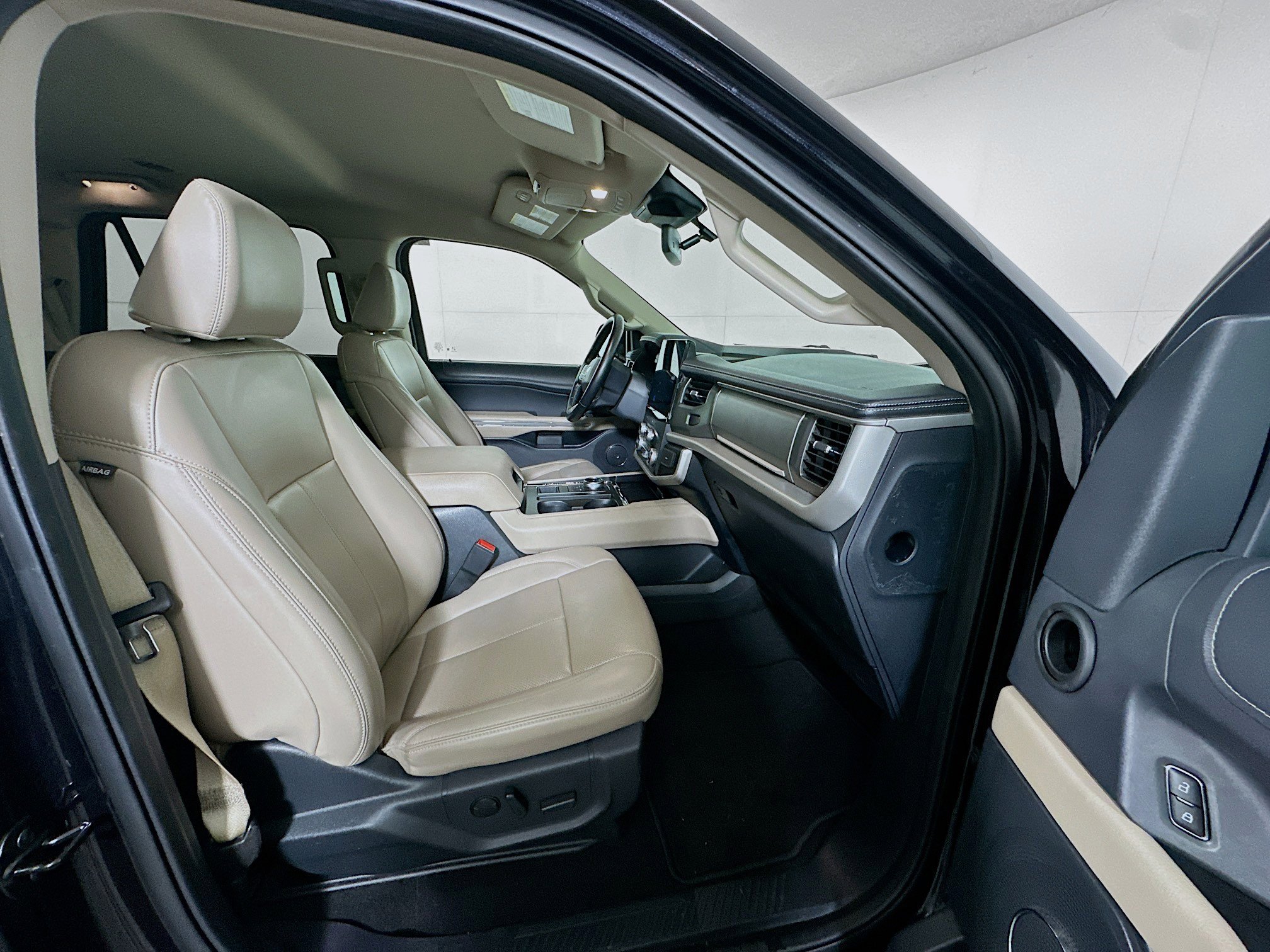 Used 2024 Ford Expedition Max XLT RWD image 33