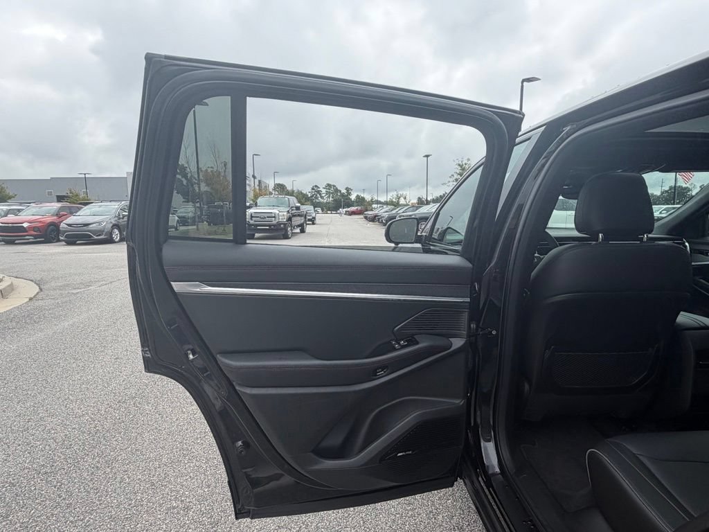 Used 2025 Jeep Wagoneer S Limited AWD/4WD image 56