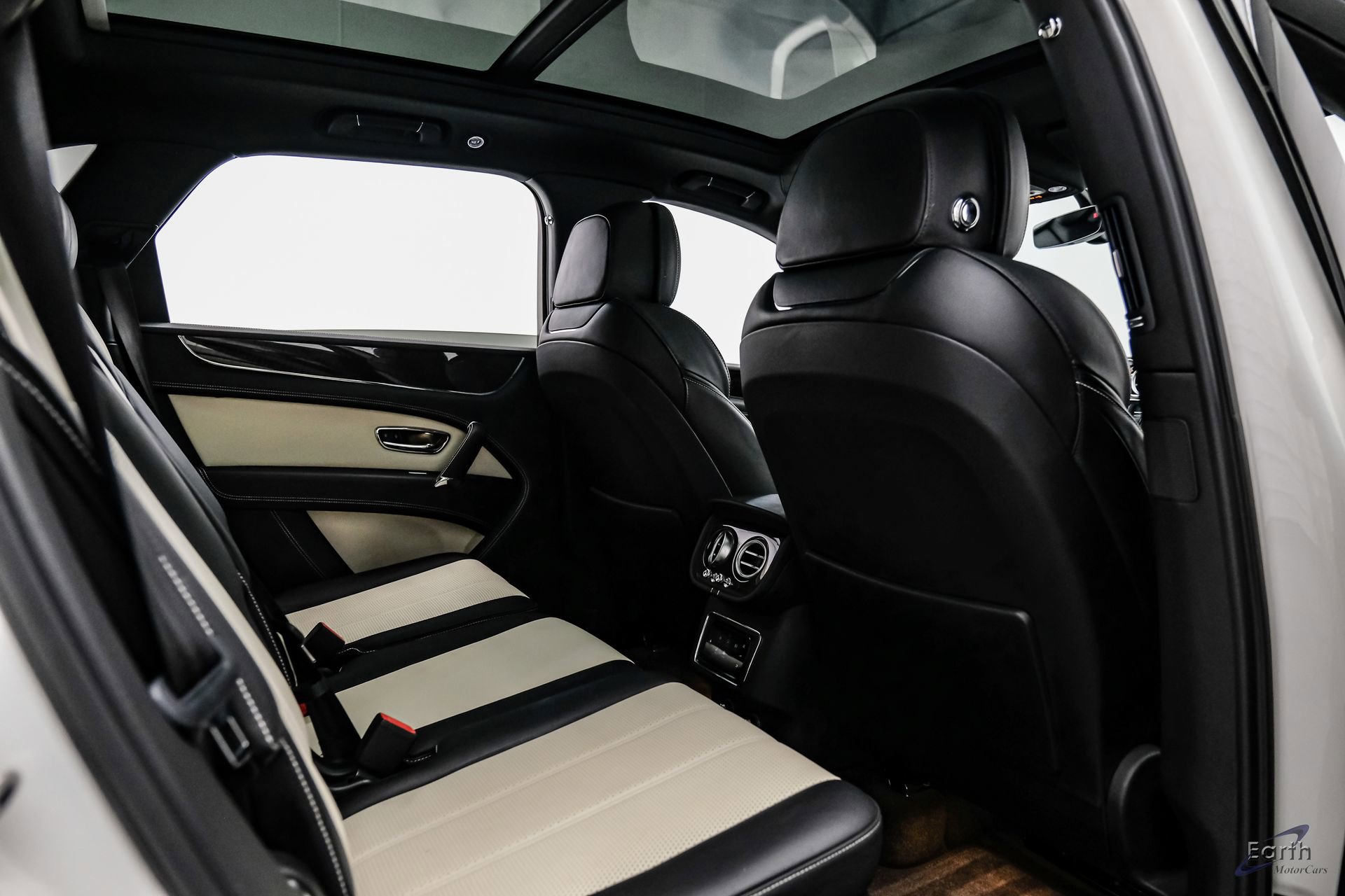 Used 2019 Bentley Bentayga image 78