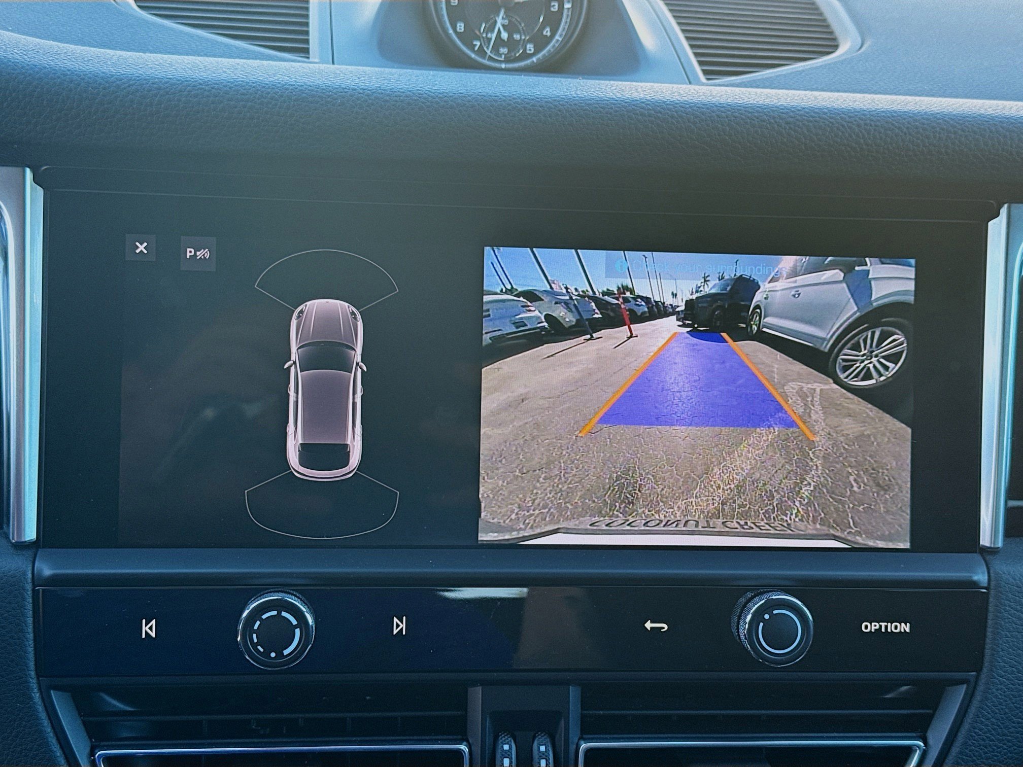 Used 2024 Porsche Macan image 12