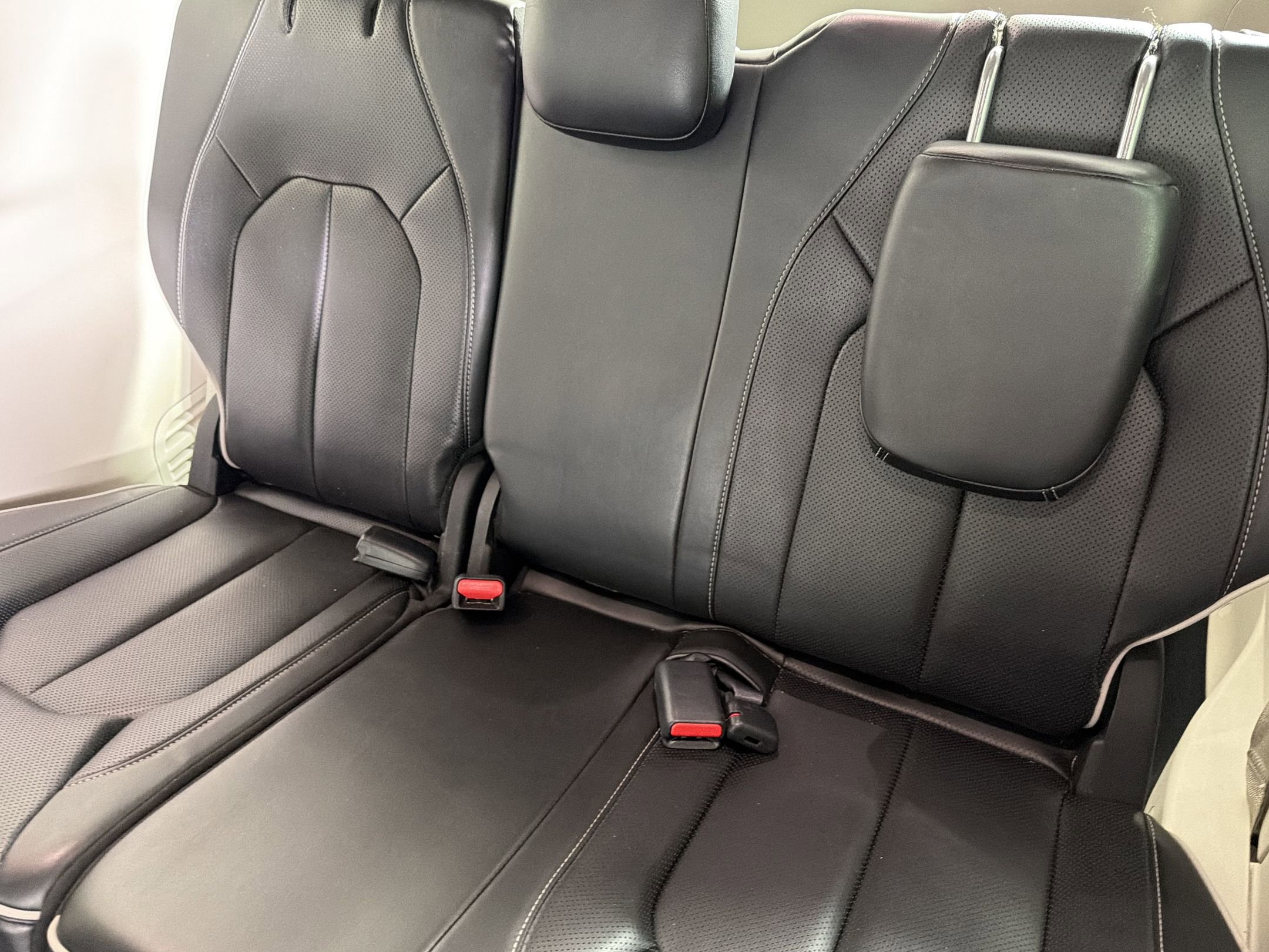 Used 2022 Chrysler Pacifica Limited FWD image 32