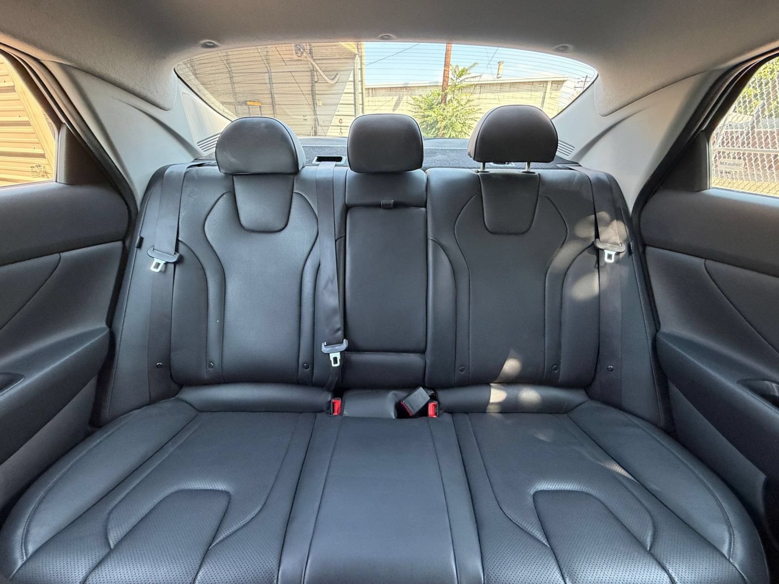 Used 2025 Hyundai Elantra Limited FWD image 39