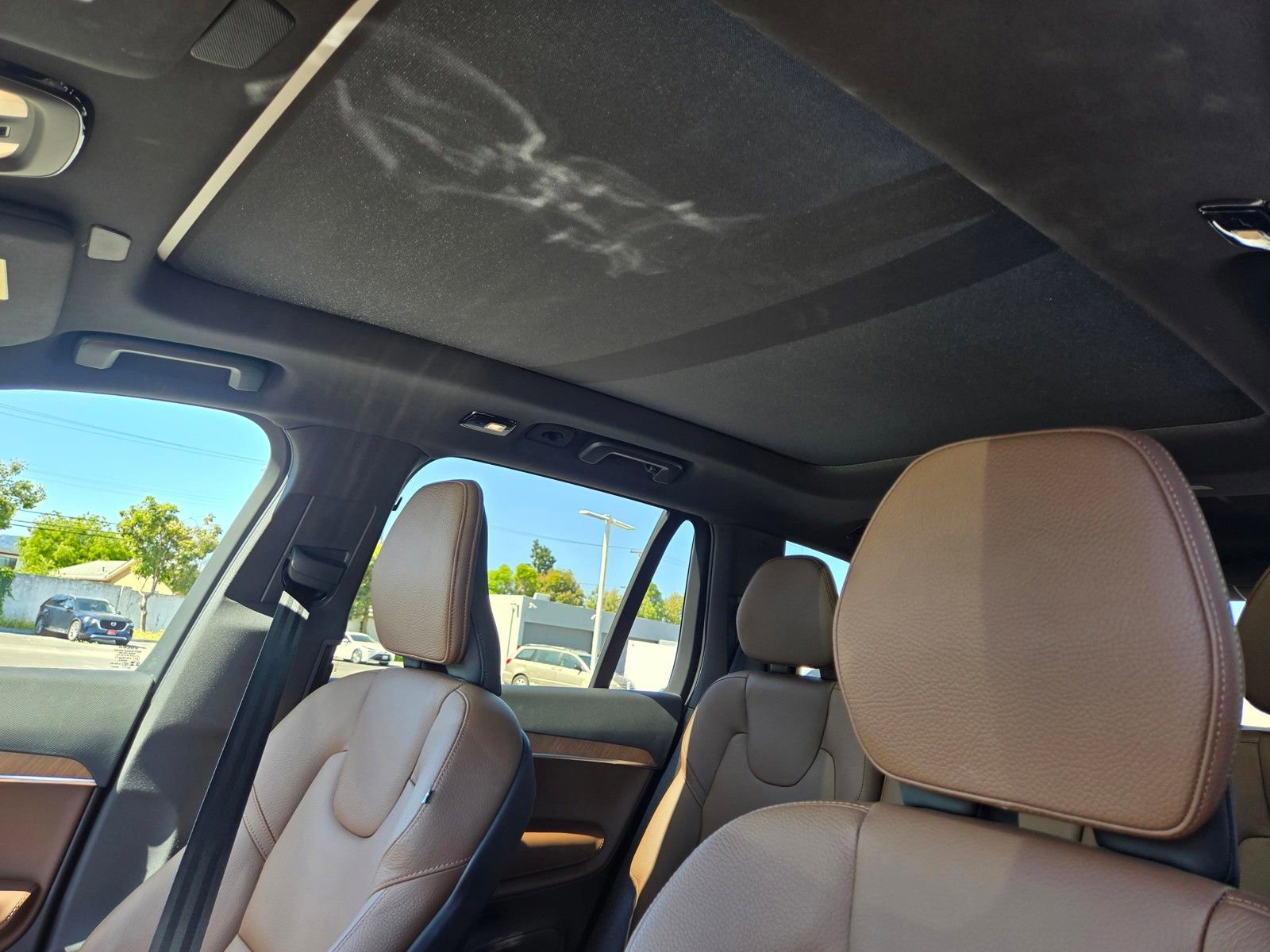 Certified 2024 Volvo XC90 T8 Plus AWD/4WD image 18