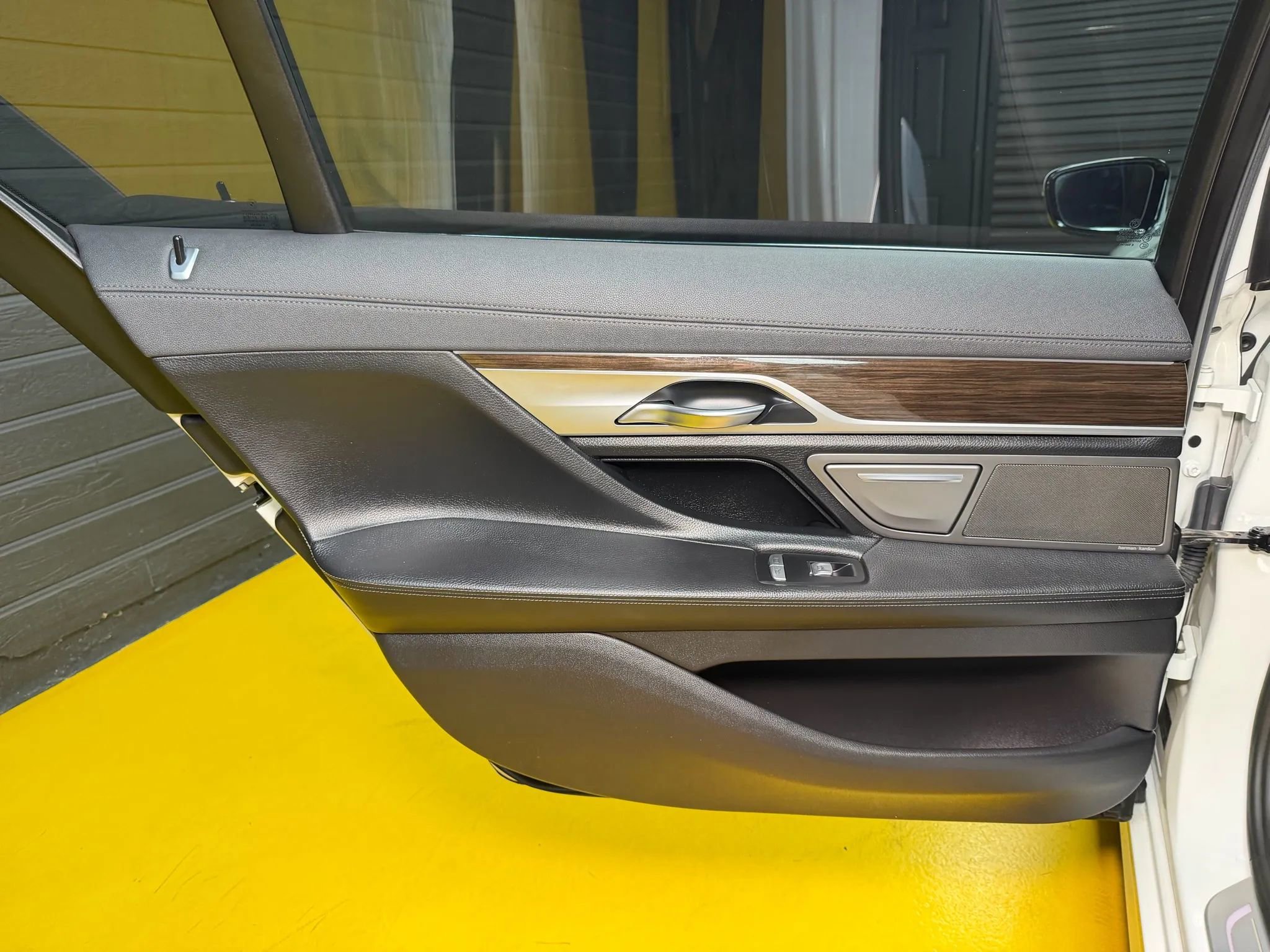 Used 2016 BMW 740i RWD image 15