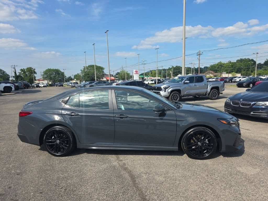 Certified 2025 Toyota Camry SE FWD image 3