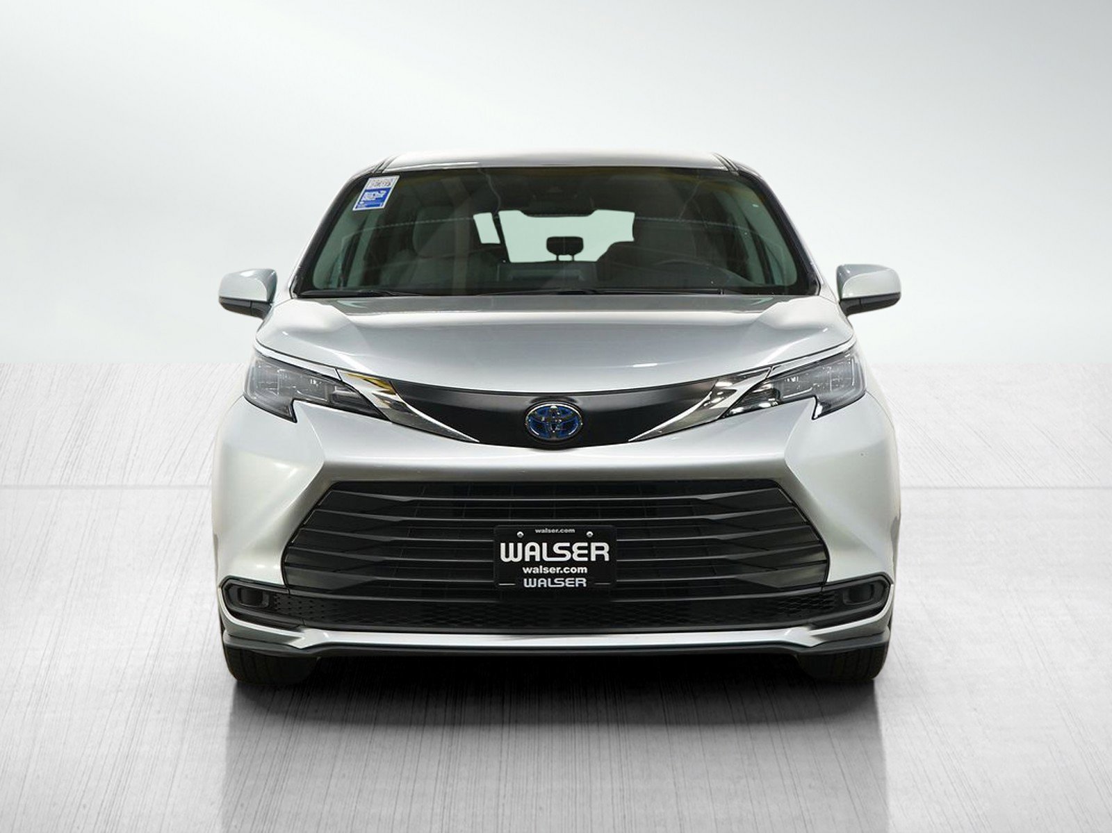 Used 2024 Toyota Sienna LE FWD image 11