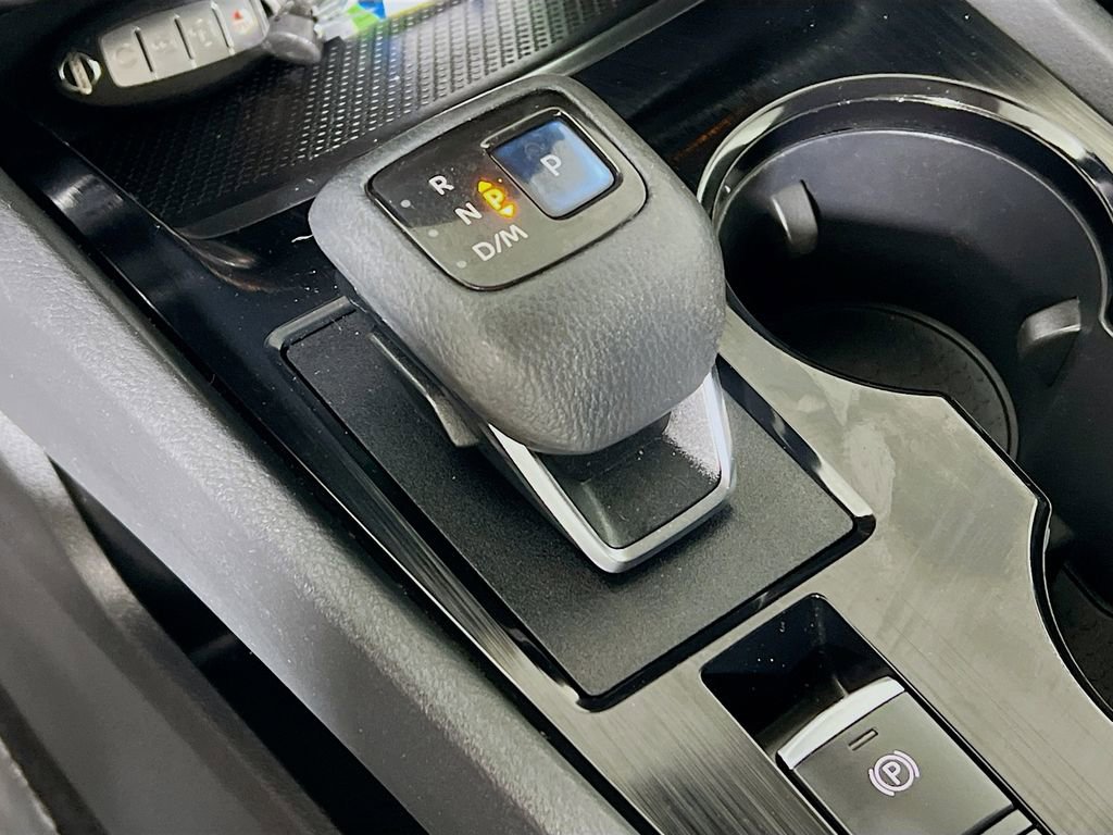 Used 2021 Nissan Rogue SV image 15