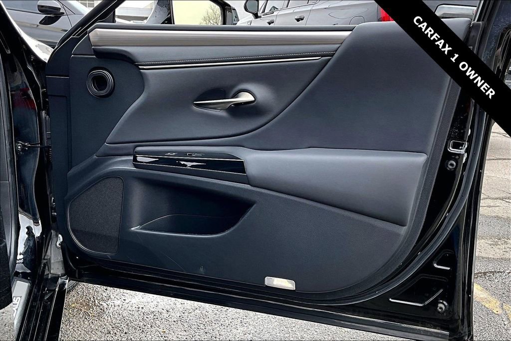 Used 2023 Lexus ES 350 F Sport w/ Accessory Package (Z2) image 27