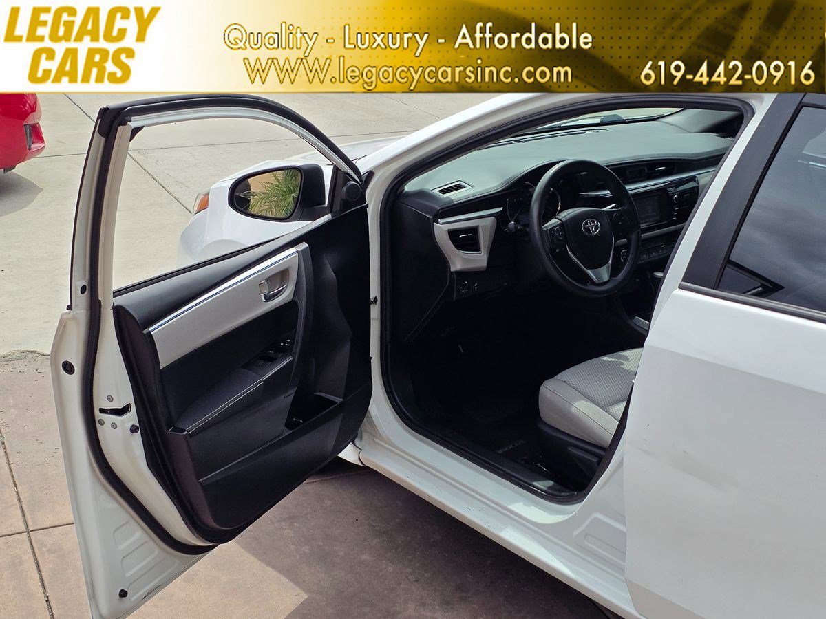 Used 2015 Toyota Corolla LE FWD image 43