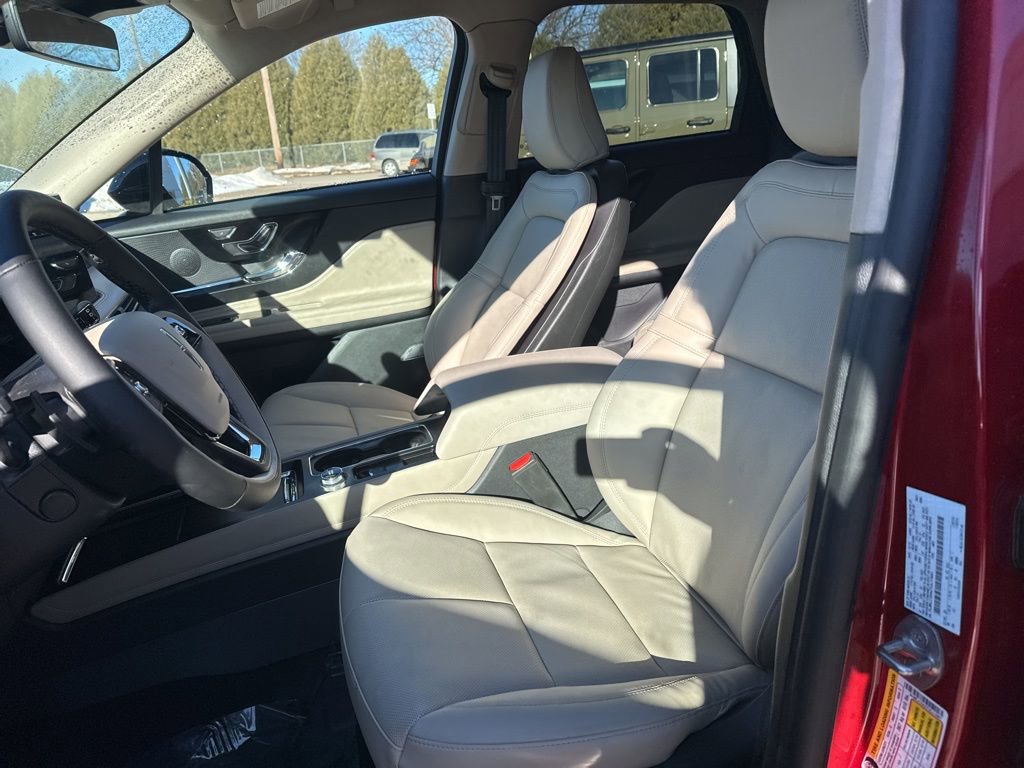 New 2026 Lincoln Corsair Premiere image 7