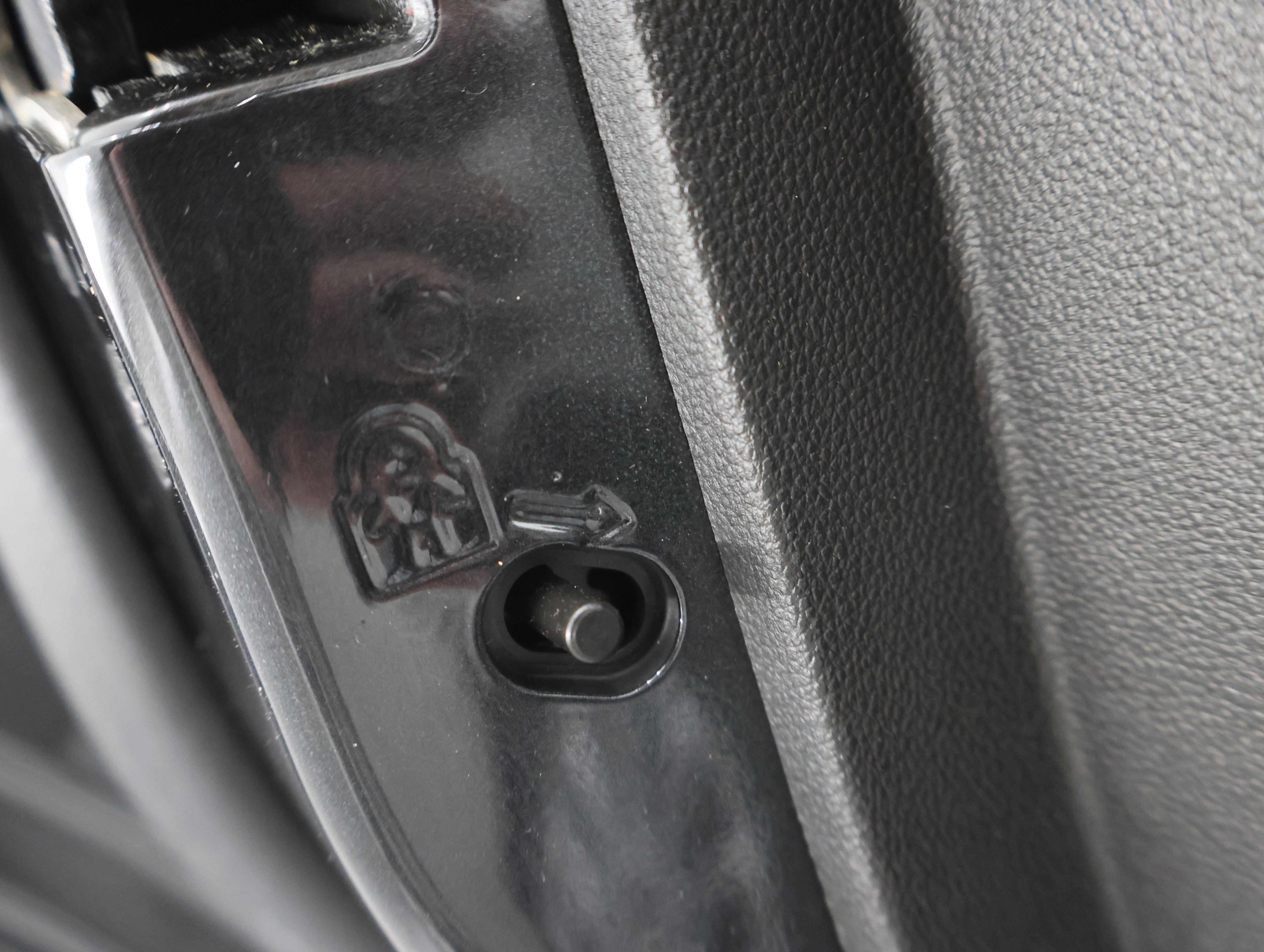 Used 2020 GMC Acadia Denali w/ Trailering Package image 48