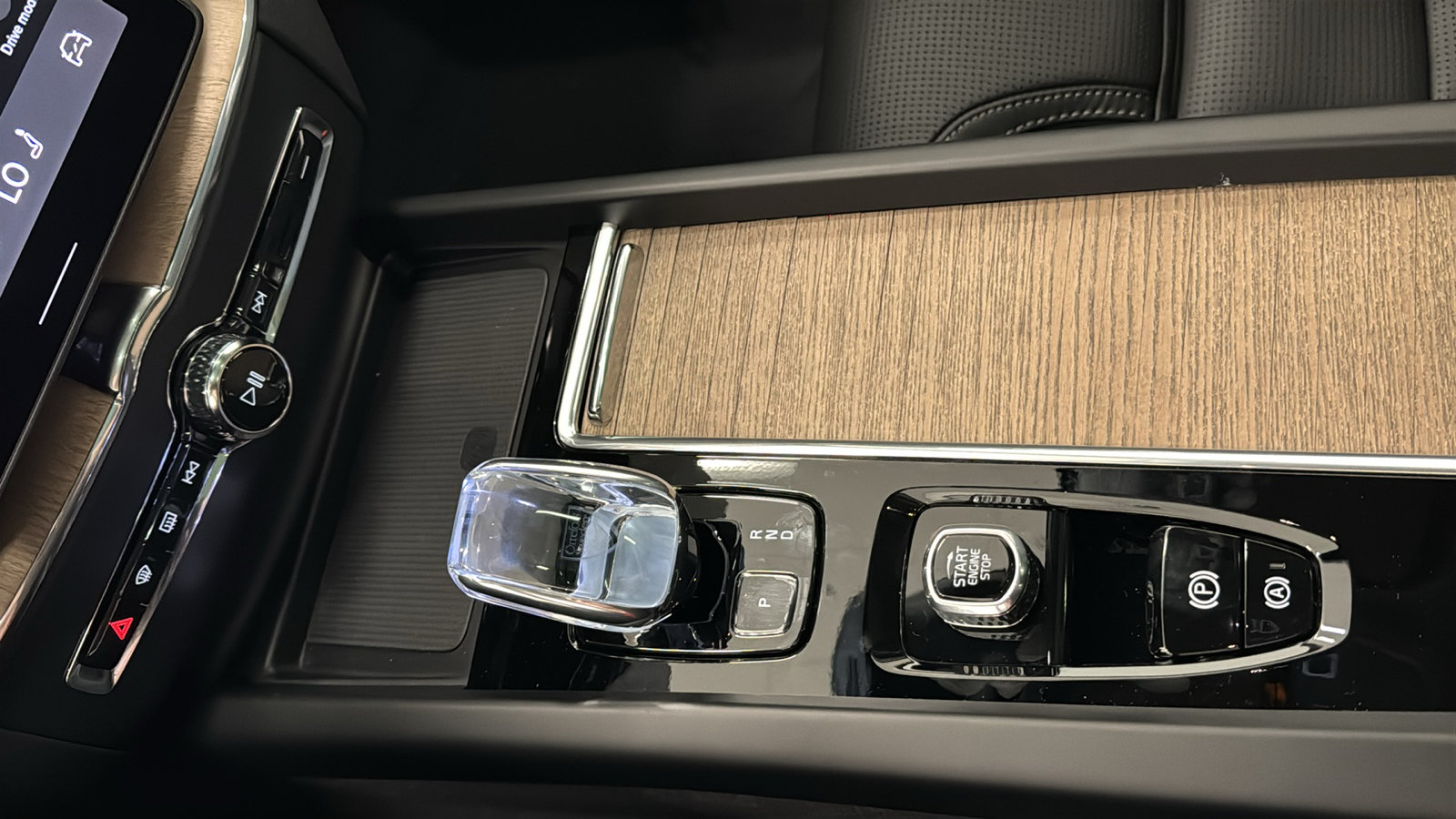 New 2026 Volvo XC60 B5 Ultra w/ Protection Package Premier AWD/4WD image 19
