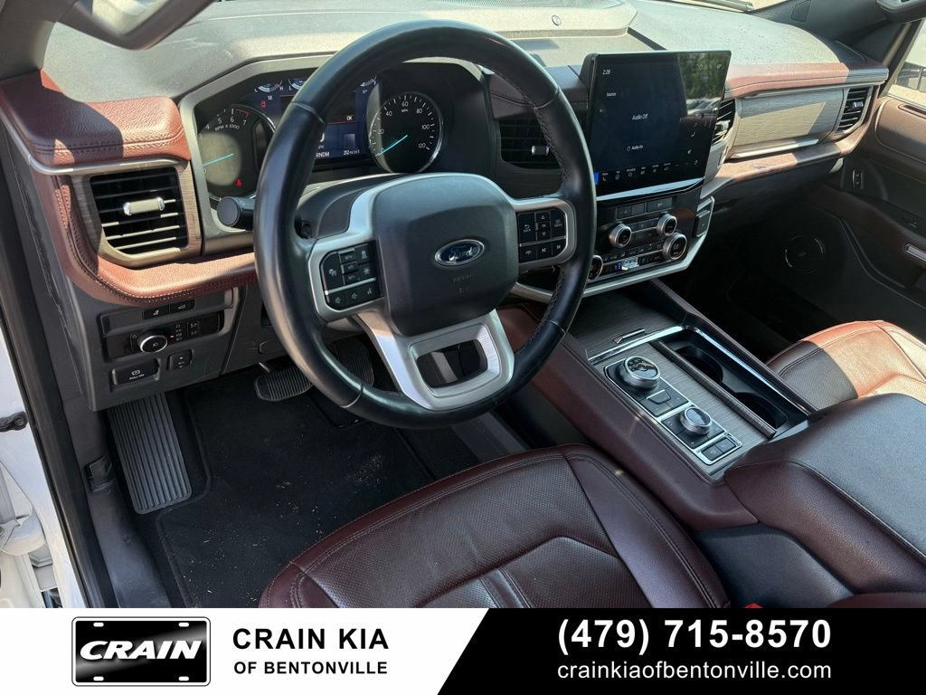 Used 2024 Ford Expedition Limited AWD/4WD image 9