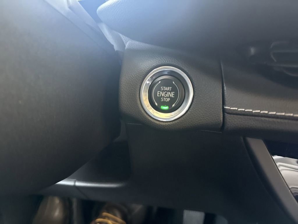 Certified 2021 Buick Envision Avenir w/ Technology Package II image 17