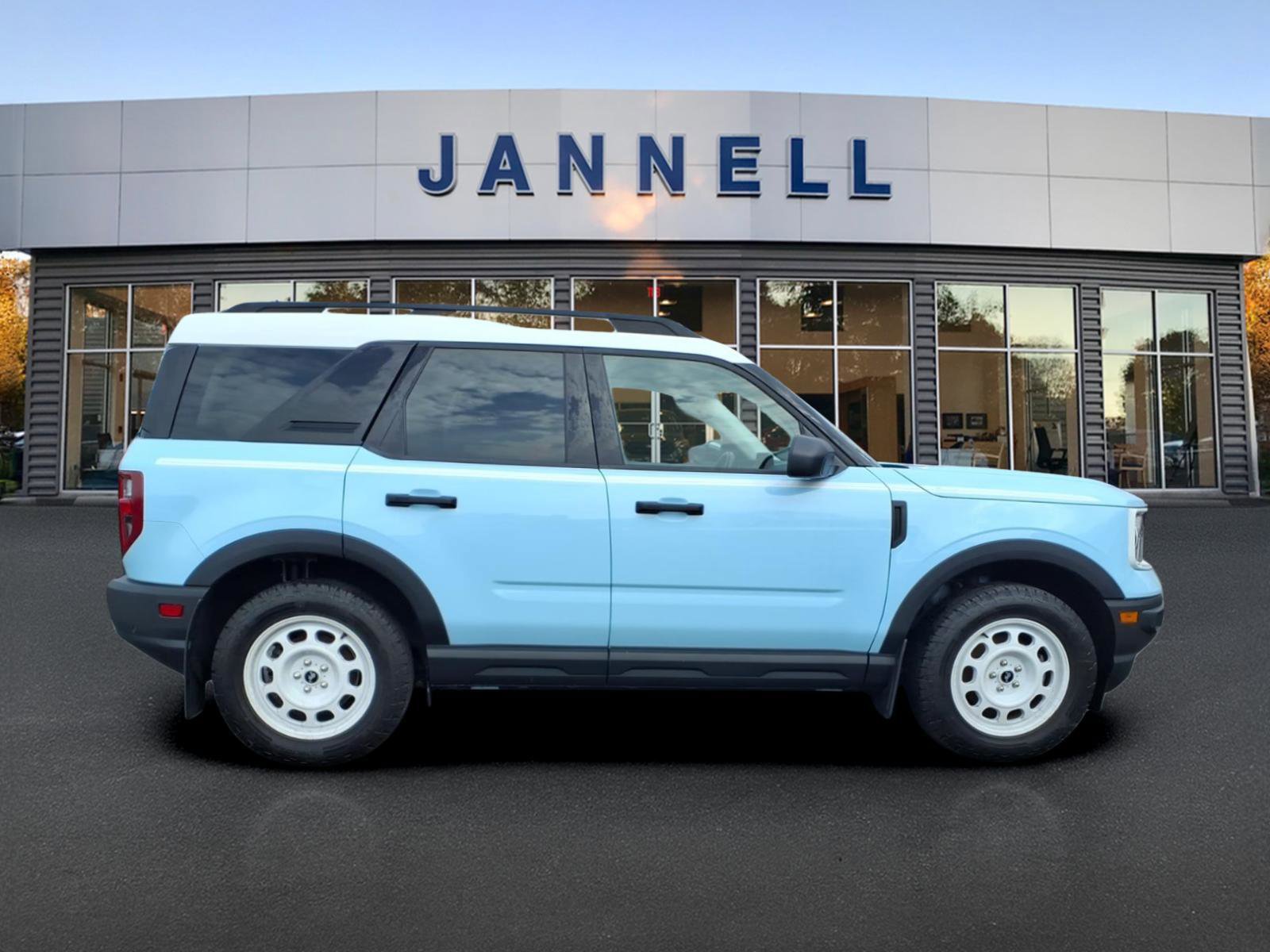 Used 2023 Ford Bronco Sport Heritage w/ Heritage Convenience Package AWD/4WD image 4