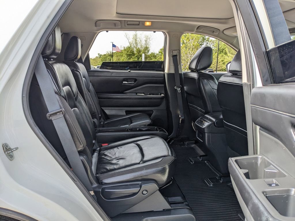 Used 2024 Nissan Pathfinder SL w/ SL Premium Package FWD image 46