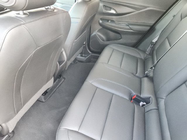 Used 2025 Buick Envista Sport Touring w/ Convenience II Package FWD image 30