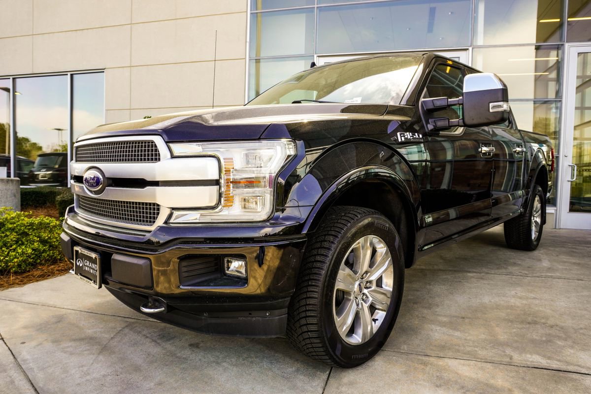 Used 2019 Ford F150 Platinum w/ Equipment Group 701A Luxury image 8