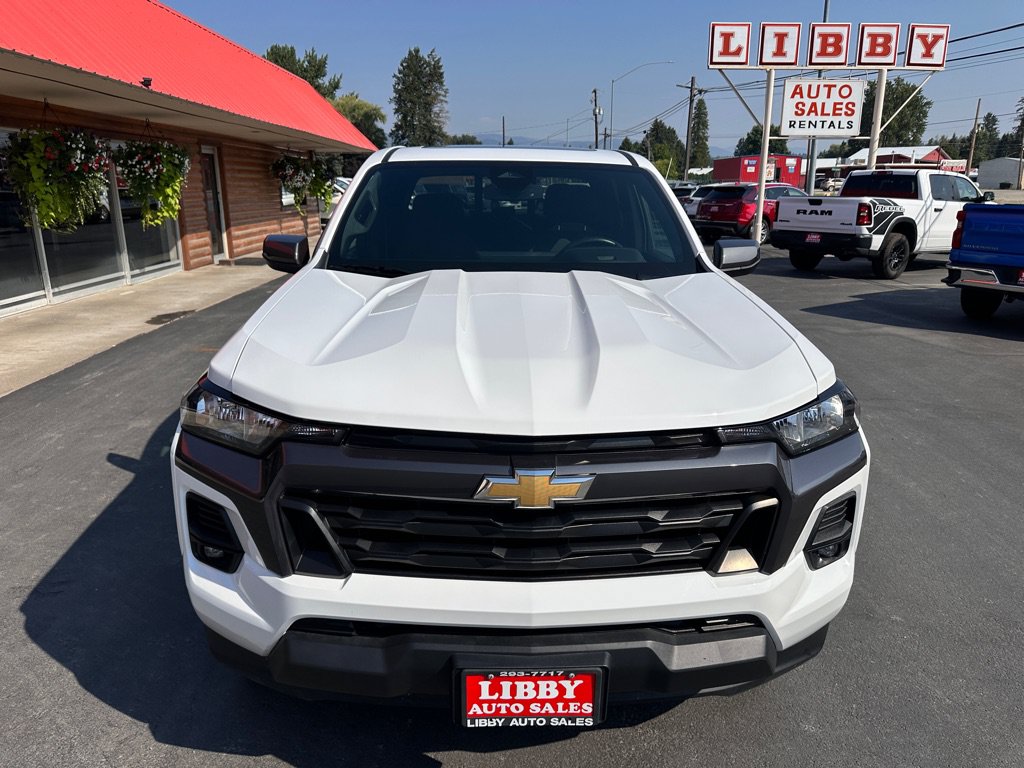 Used 2023 Chevrolet Colorado LT w/ LT Convenience Package II AWD/4WD image 2