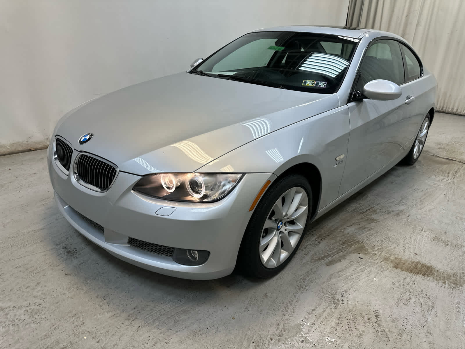 Used 2009 BMW 335i xDrive Coupe image 10
