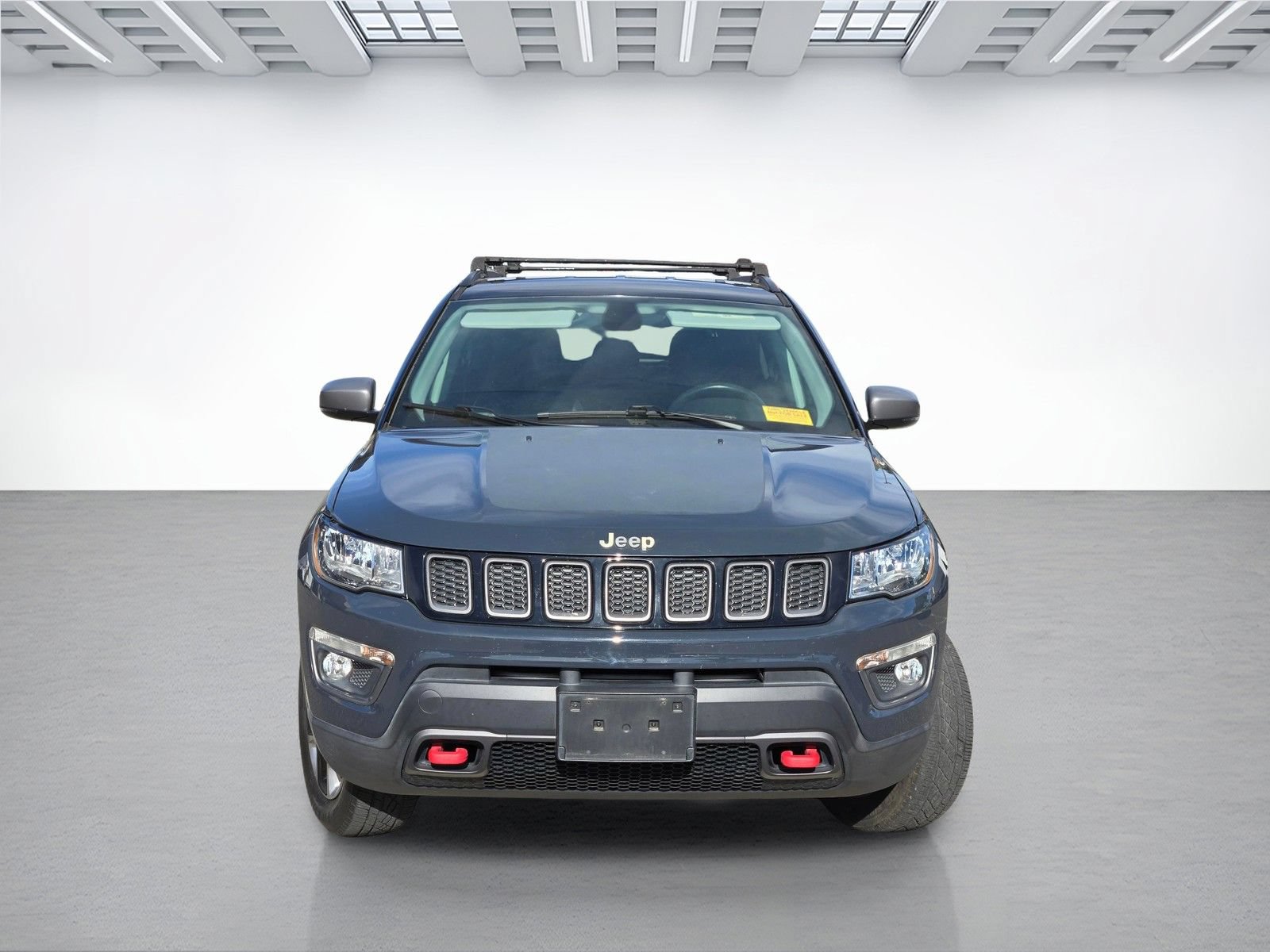 Used 2017 Jeep Compass Trailhawk w/ Navigation Group AWD/4WD image 2