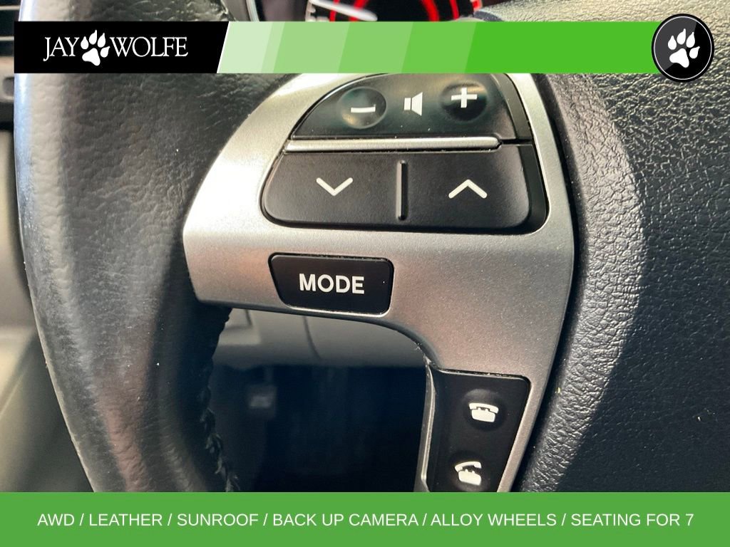 Used 2011 Toyota Highlander SE w/ Tow Pkg image 12