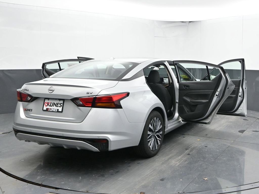 Used 2024 Nissan Altima 2.5 SV FWD image 50