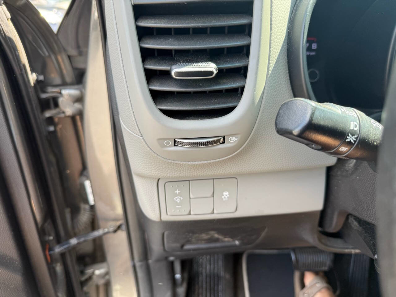 Used 2019 Kia Soul image 12