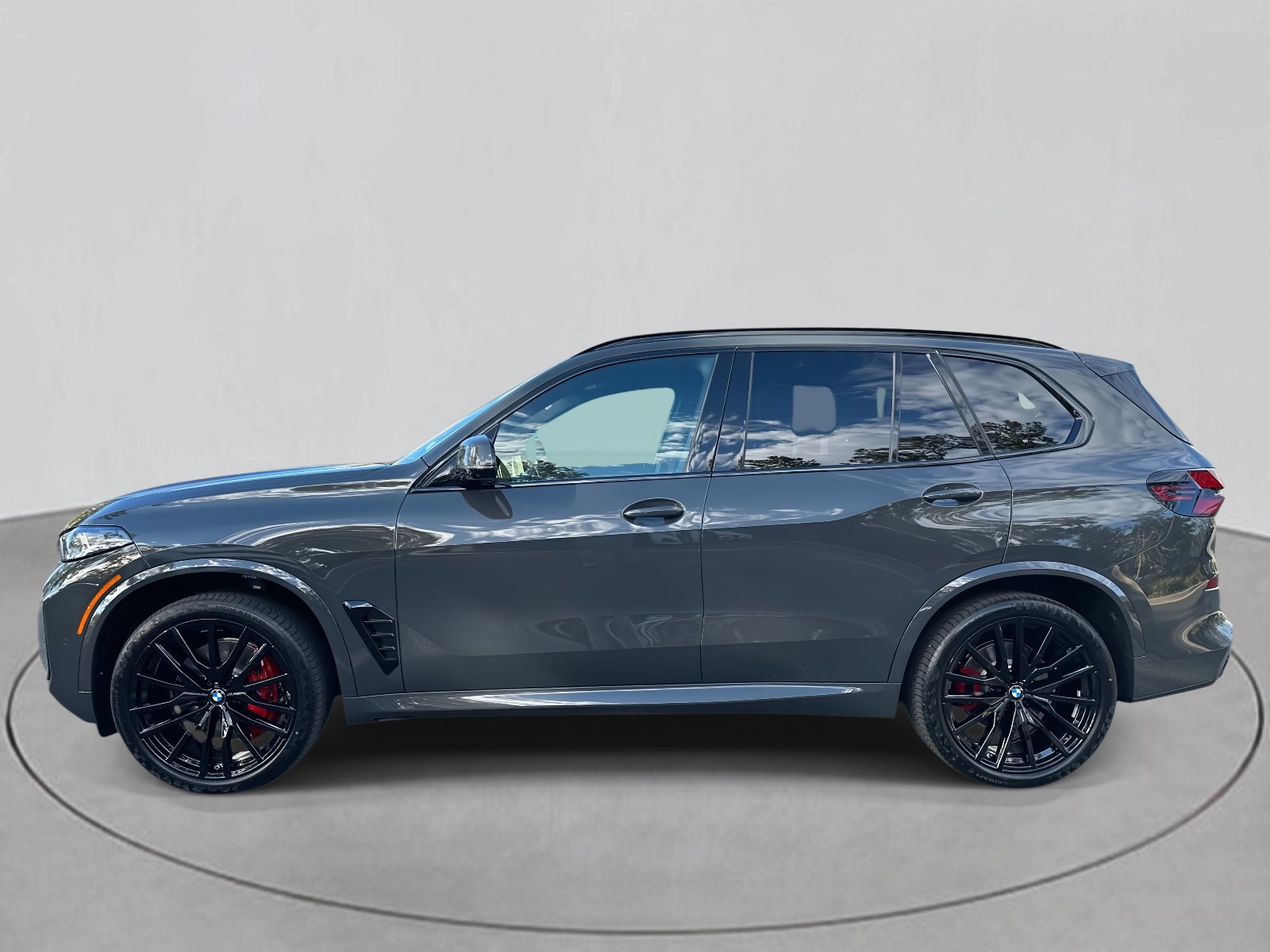New 2026 BMW X5 sDrive40i w/ M Sport Package image 2
