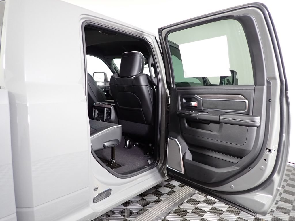New 2026 RAM 2500 Laramie AWD/4WD image 39
