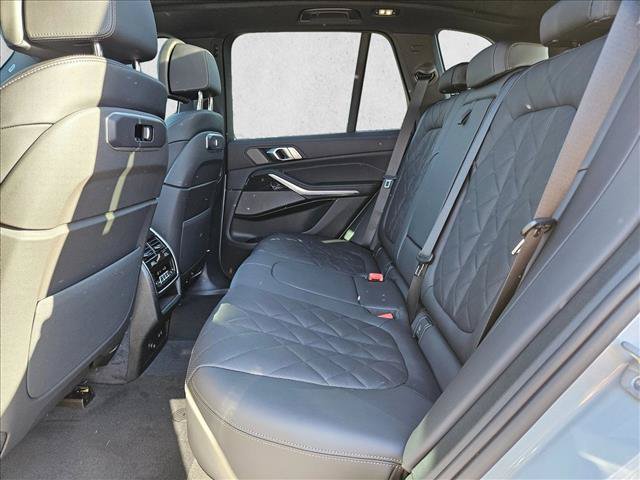 New 2026 BMW X5 xDrive40i w/ M Sport Package AWD/4WD image 15