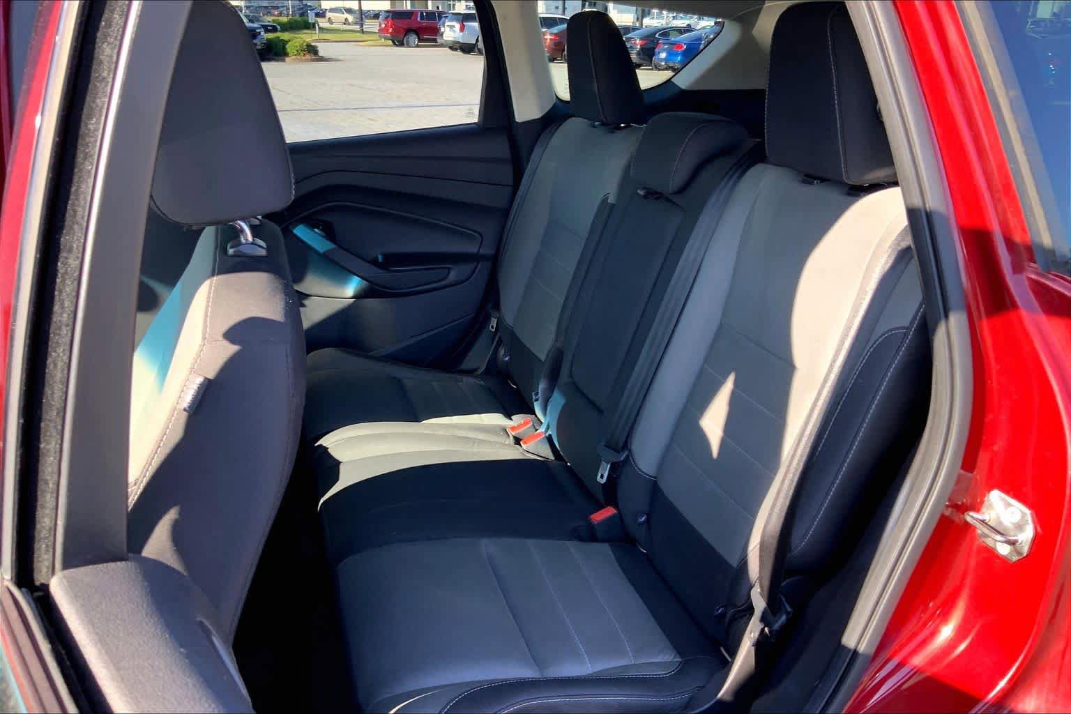 Used 2016 Ford Escape SE w/ Equipment Group 201A image 20