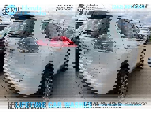 Used 2015 Nissan Rogue S image 2