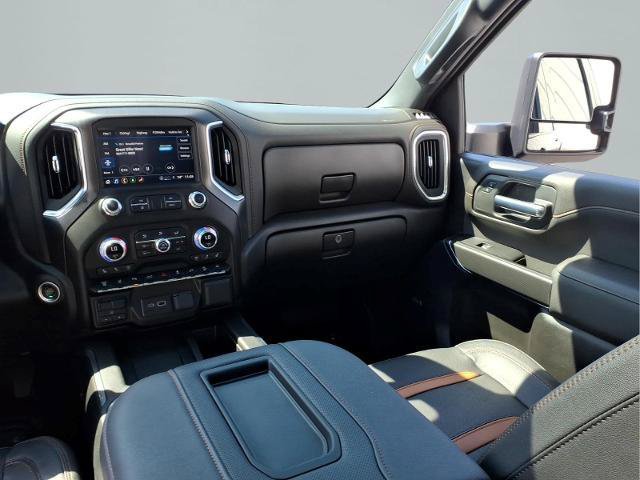 Used 2022 GMC Sierra 2500 AT4 w/ AT4 Premium Plus Package AWD/4WD image 6