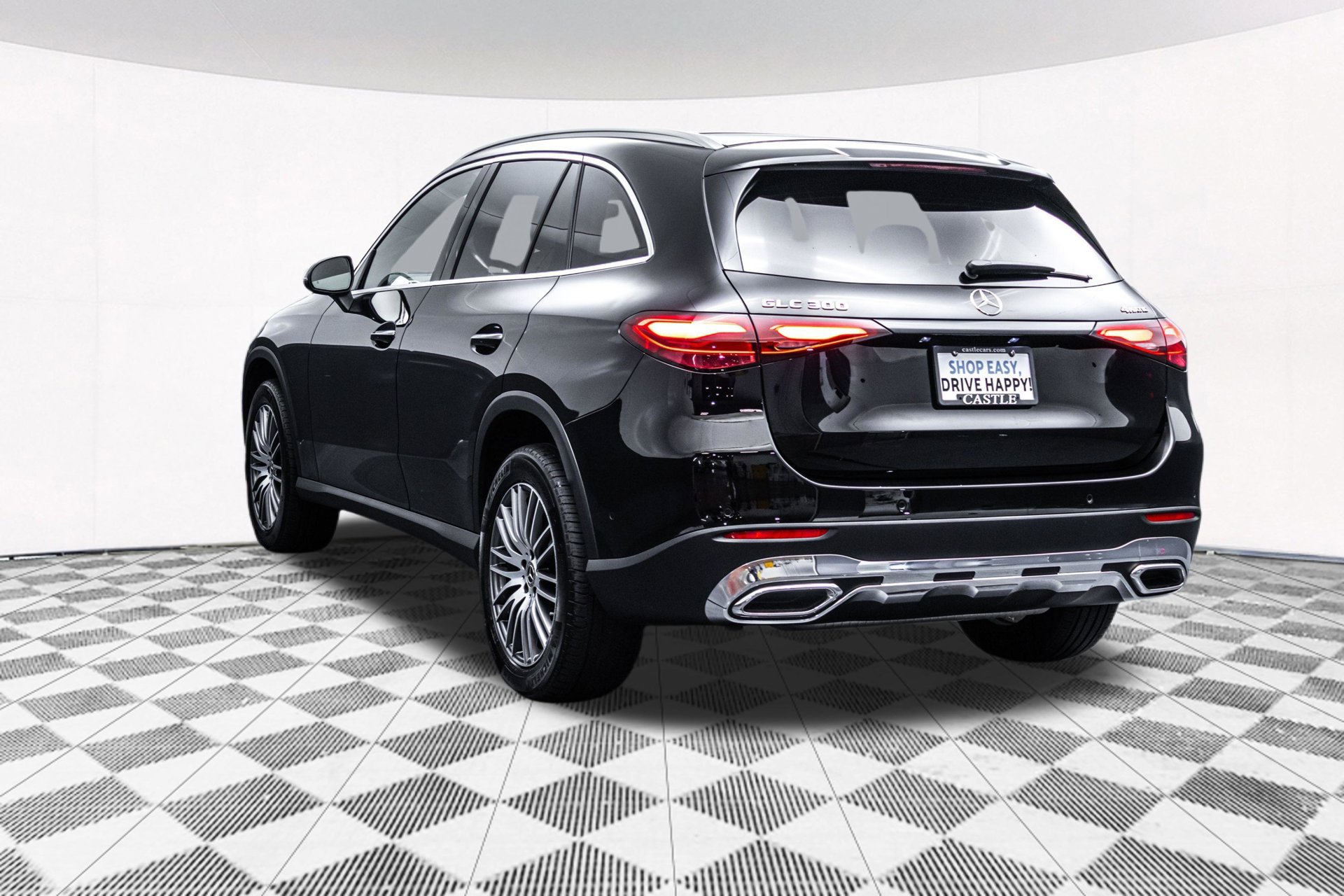 Used 2024 Mercedes-Benz GLC 300 4MATIC image 8