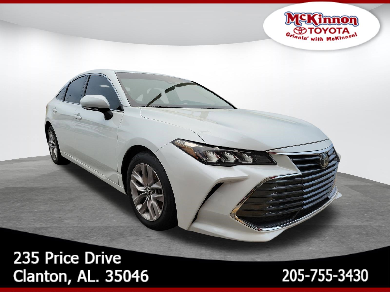 Used 2020 Toyota Avalon XLE w/ Moonroof Package image 1