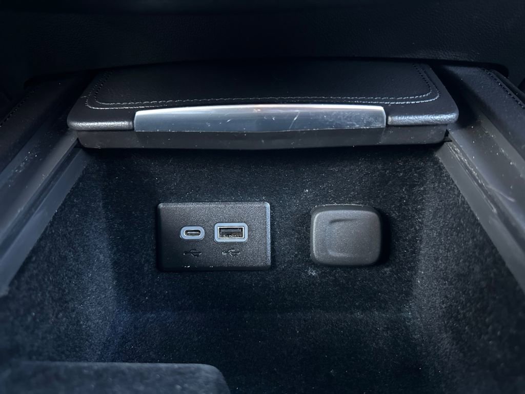 Used 2022 Cadillac XT4 Premium Luxury w/ Enhanced Visibility Package image 27