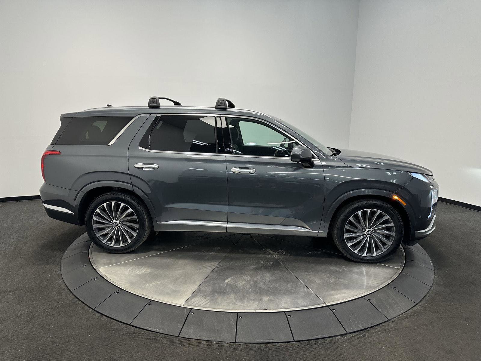 Used 2023 Hyundai Palisade Calligraphy image 7