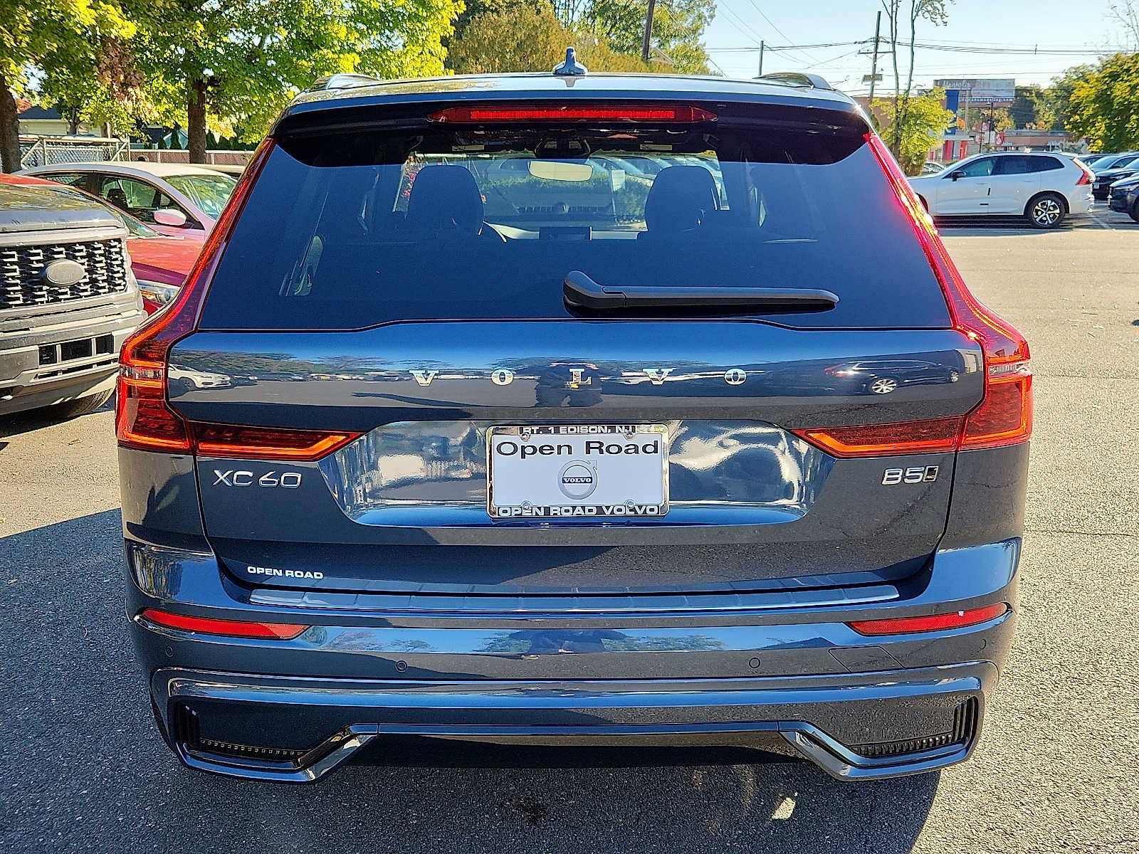 Used 2027 Volvo XC60 B5 Plus AWD/4WD image 5