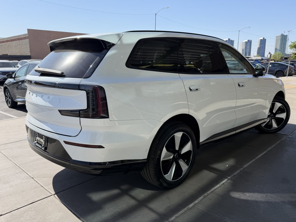 Used 2025 Volvo EX90 Plus AWD/4WD image 4