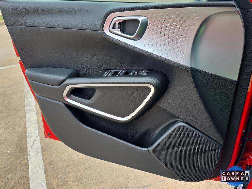 Used 2025 Kia Soul LX w/ LX Technology Package image 25