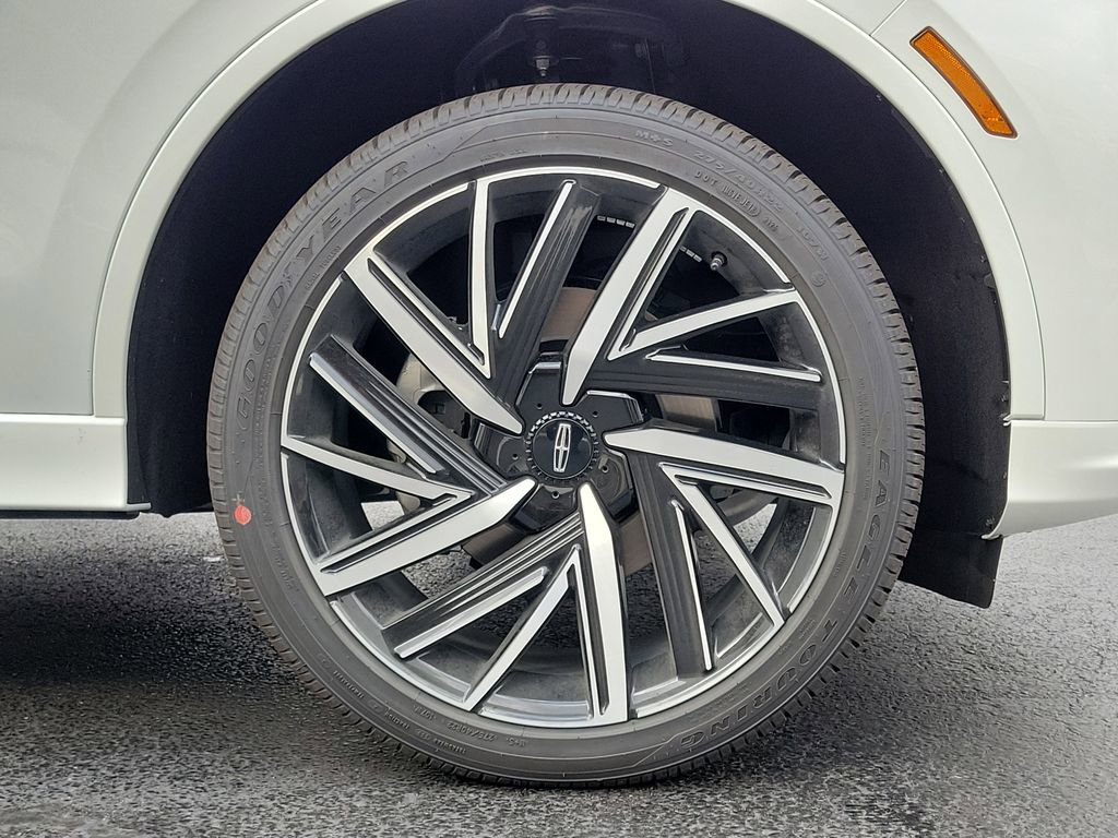 New 2026 Lincoln Aviator Black Label w/ Jet Appearance Package image 9