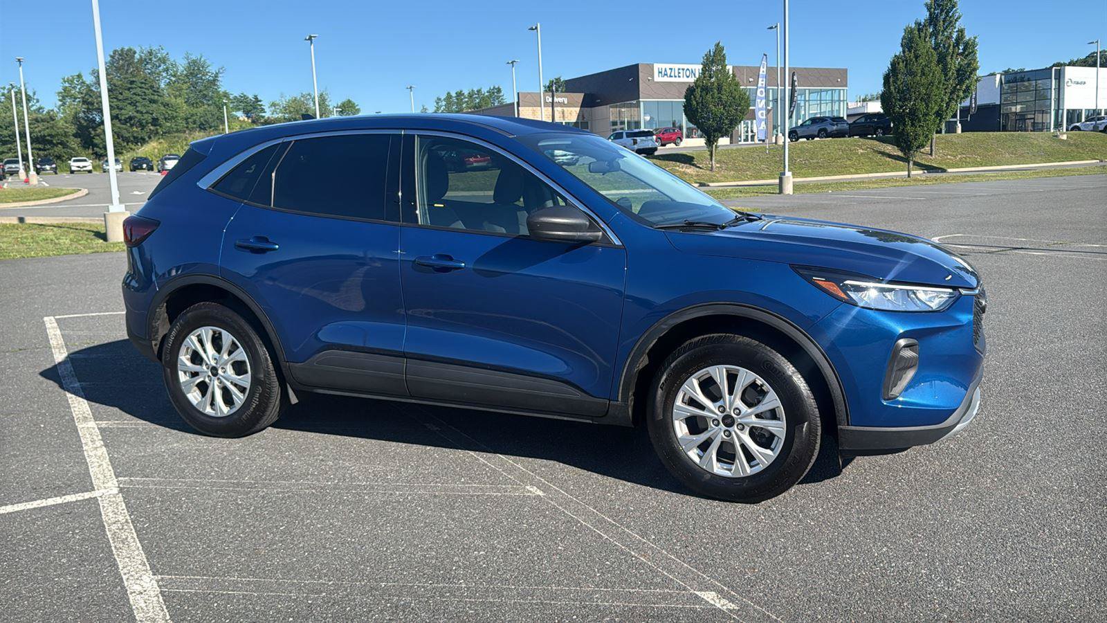 Used 2023 Ford Escape Active AWD/4WD image 3
