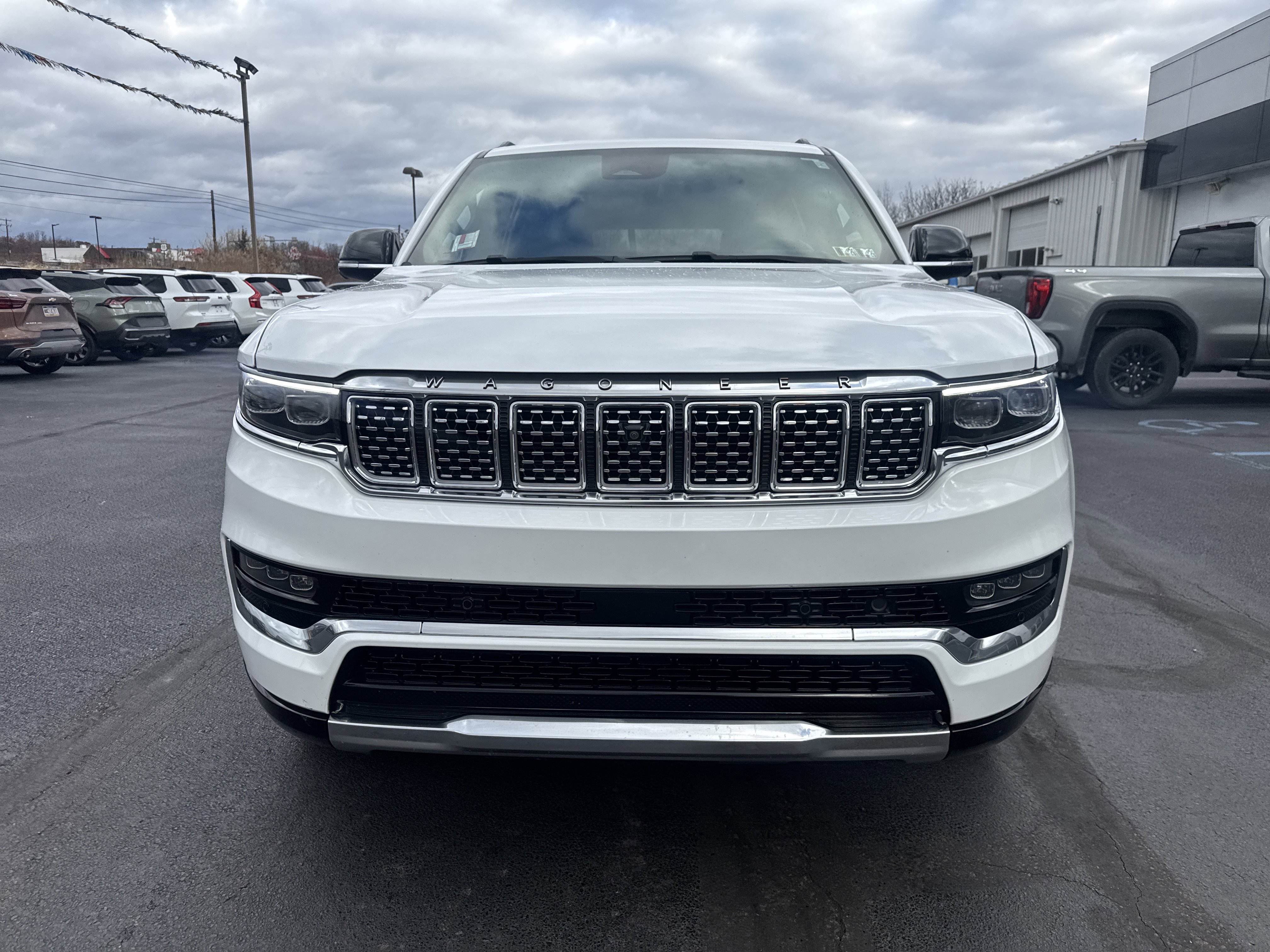 Used 2023 Jeep Grand Wagoneer L Series III image 9