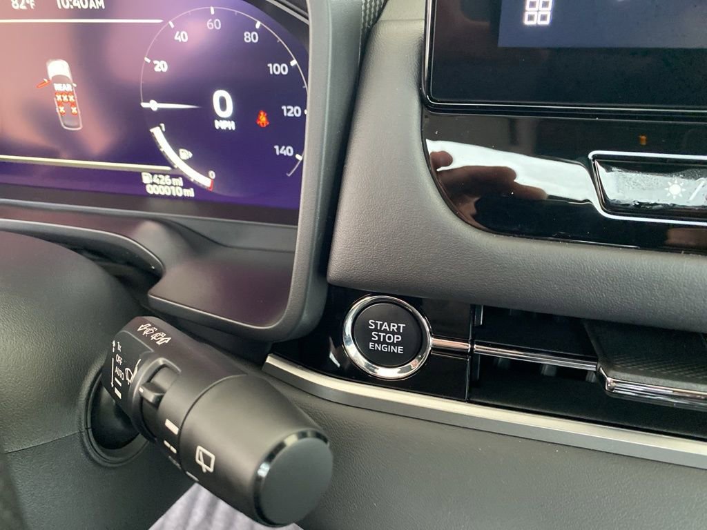 New 2025 Mitsubishi Outlander SE image 44