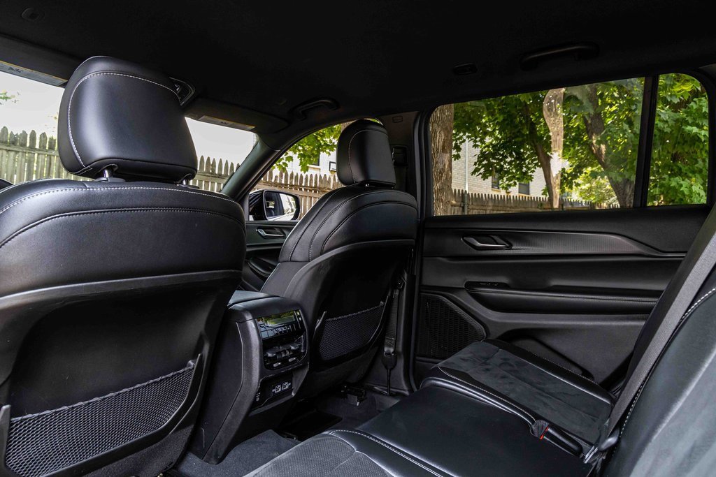 Used 2023 Jeep Grand Cherokee L Laredo image 23