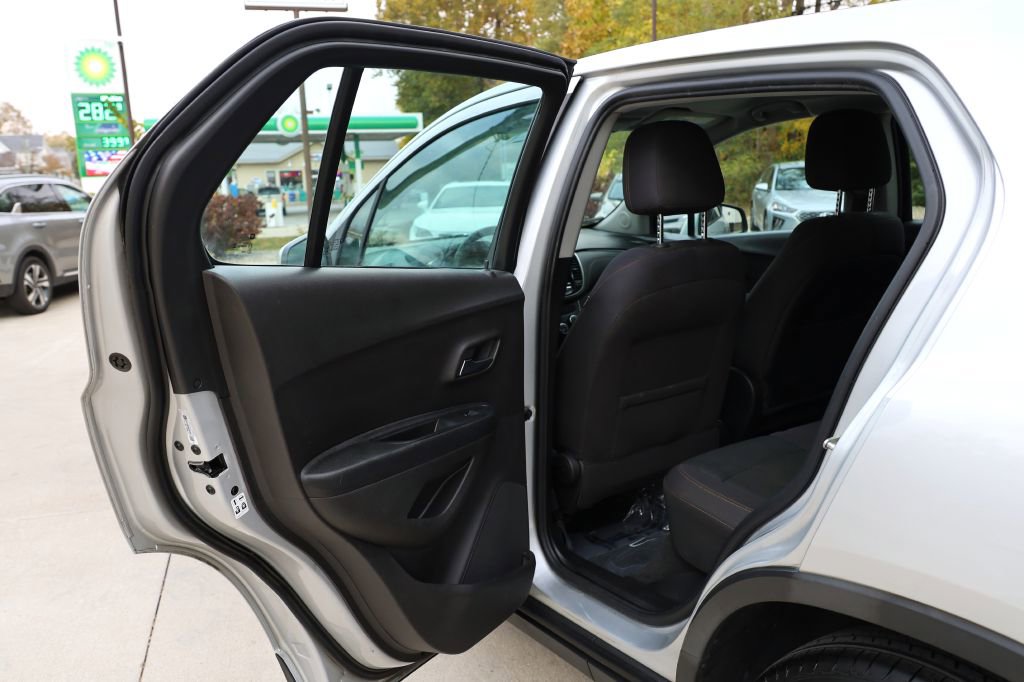 Used 2017 Chevrolet Trax LS image 16